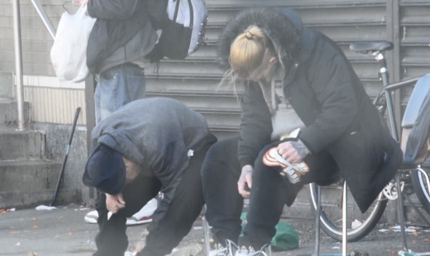 American Mein Zinda Laashen Sadkon Par